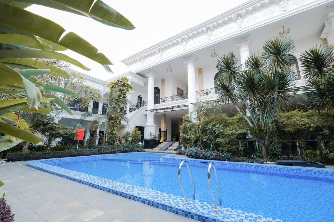 The Grand Palace Hotel Yogyakarta Exterior photo